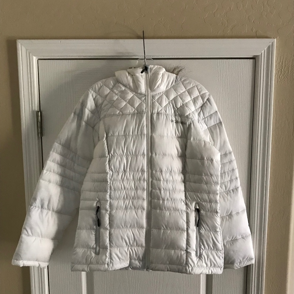 Columbia, Medium, white, ski coat with hood, removable fur trim